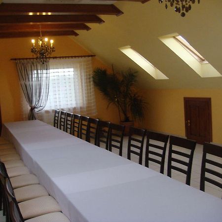 Hotel Pod Jaskolka Zagnansk Экстерьер фото