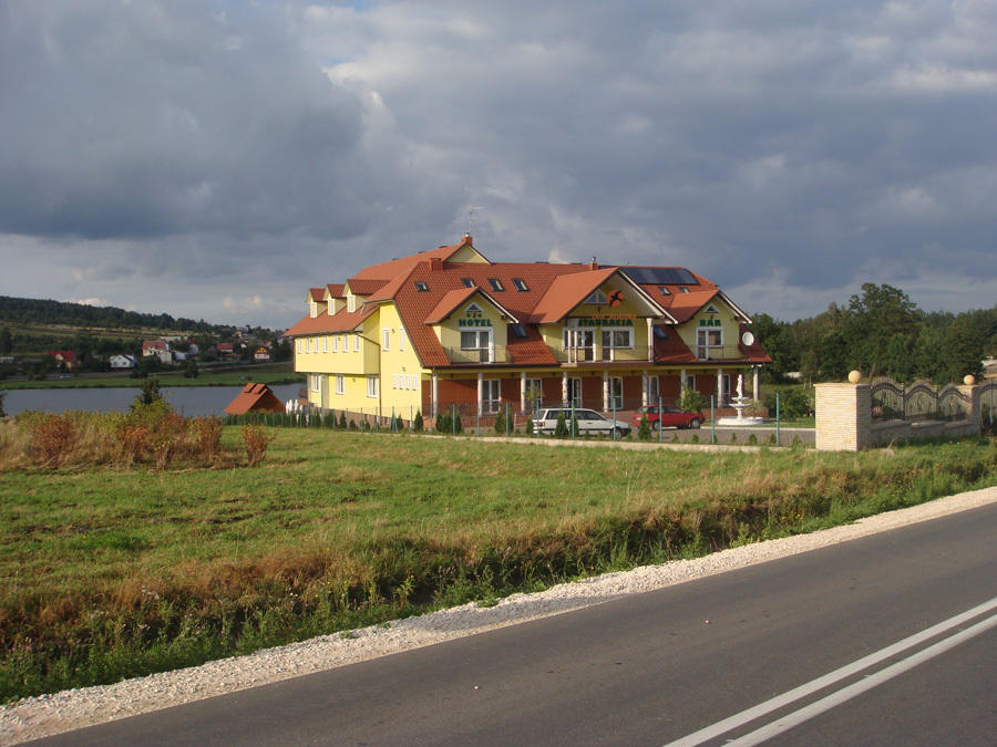 Hotel Pod Jaskolka Zagnansk Экстерьер фото